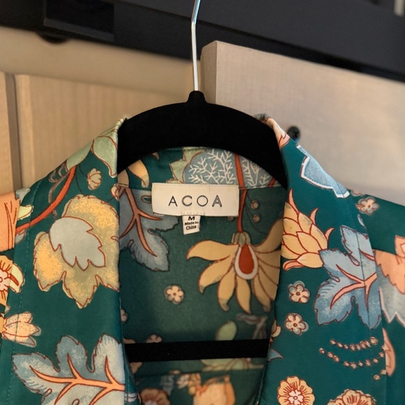 Acoa Desert Express Satin Floral Tunic by VICI - Picture 12 of 13